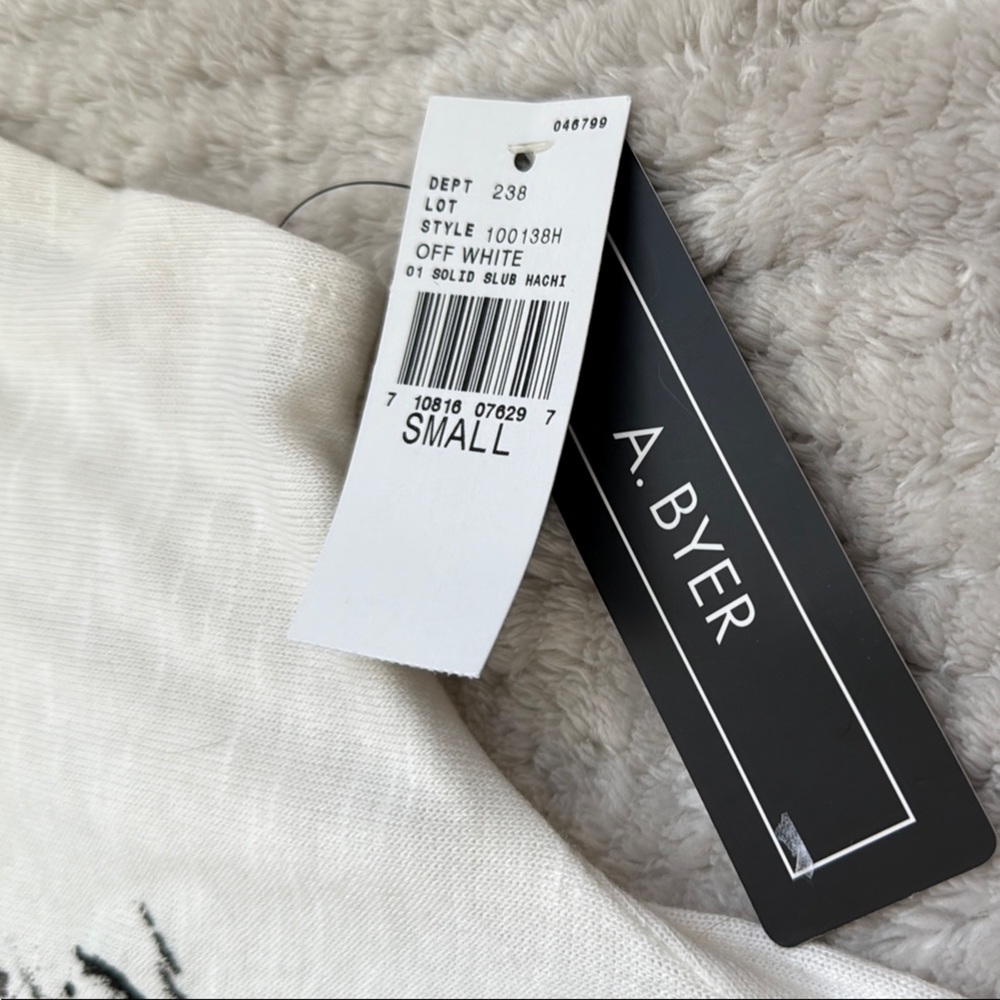 A. Byer Black and Off White Fitted Graphic Cap Sleeve Tee - Picture 3 of 12